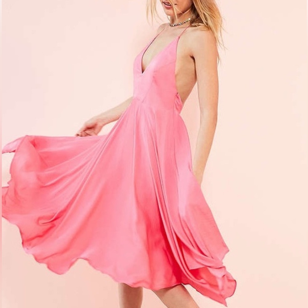 NWT Urban Outfitters Kimchi Blue Vida Pink Satin Handkerchief Midi Dress Size 4